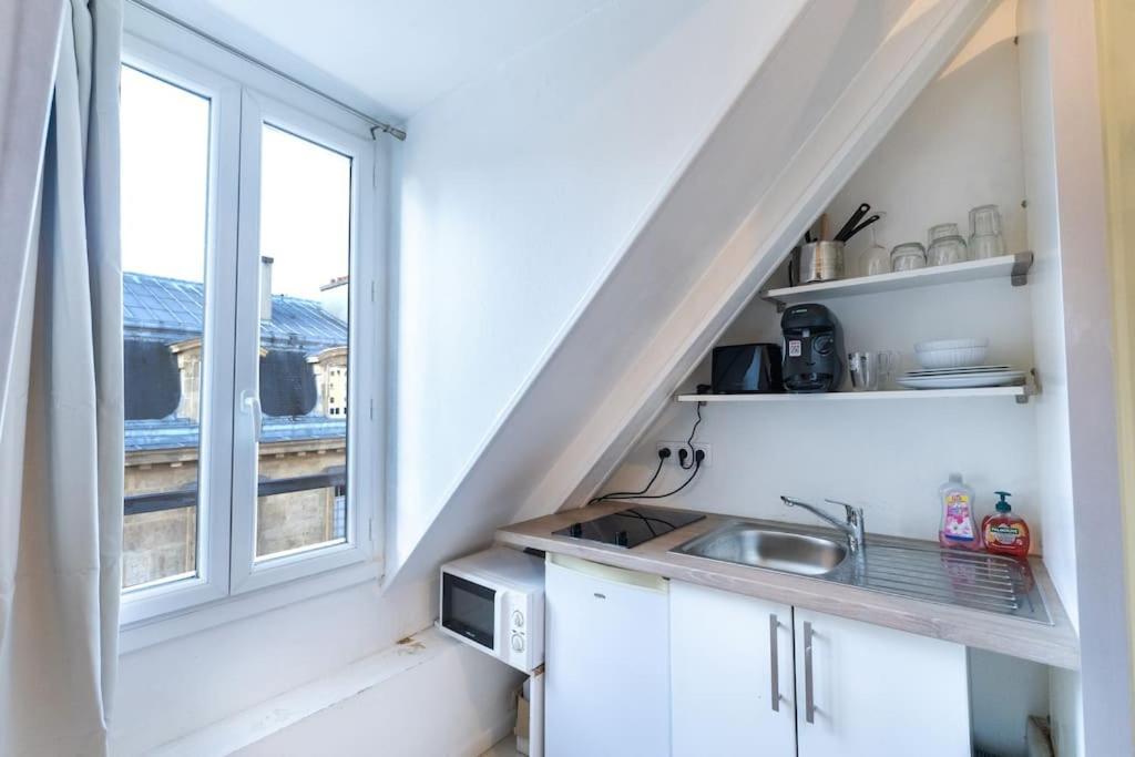 Apartment Lumineux. Studio Republique/bastille, Marais