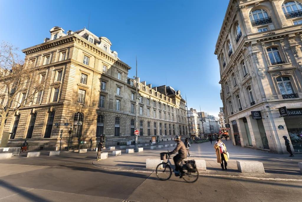Lumineux. Studio Republique/bastille, Marais Apartment Paris