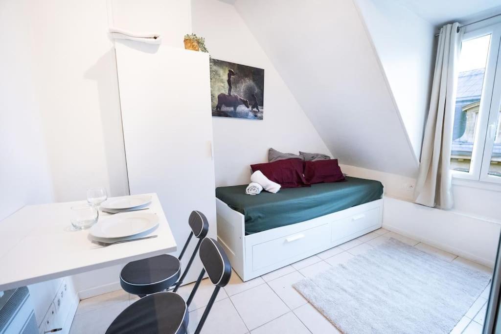 Apartment Lumineux. Studio Republique/bastille, Marais